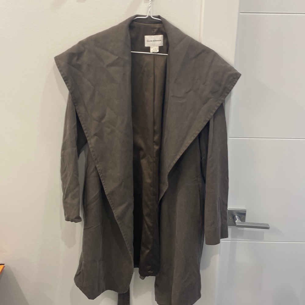 Cute Club Monaco Trench - XS Needs a steam and new owner.